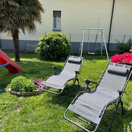 Grandma'S Garden House Villa Angera Exterior photo
