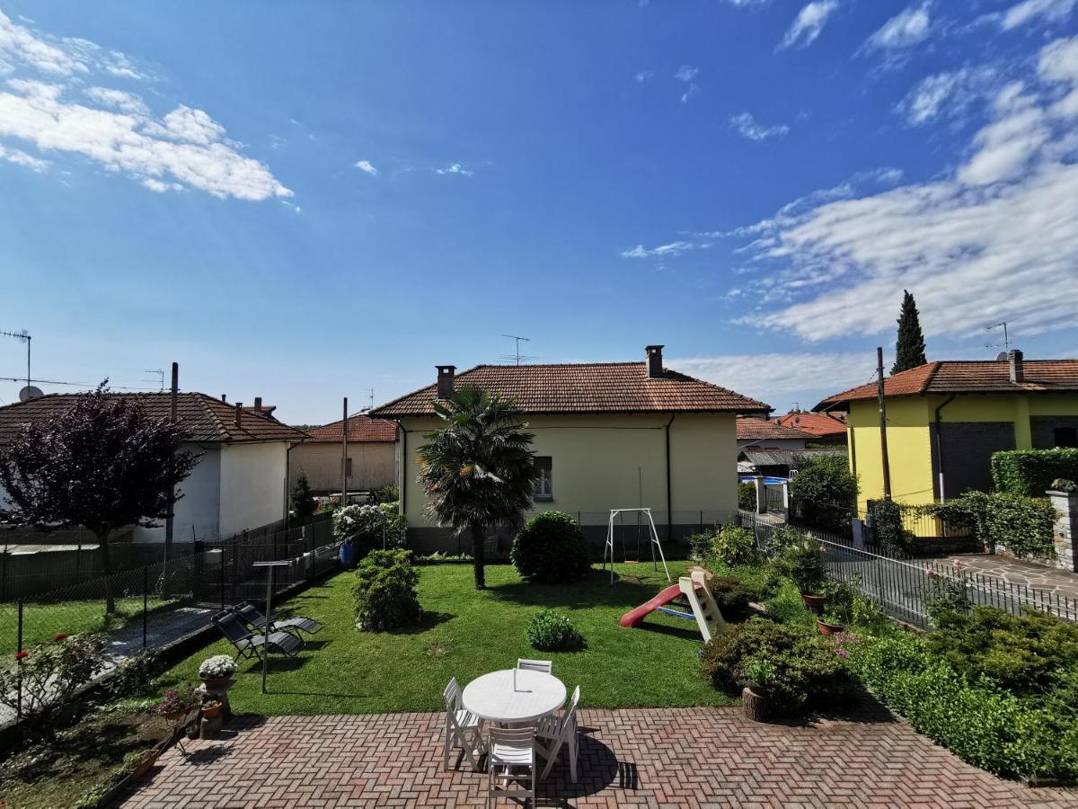 Grandma'S Garden House Villa Angera Exterior photo