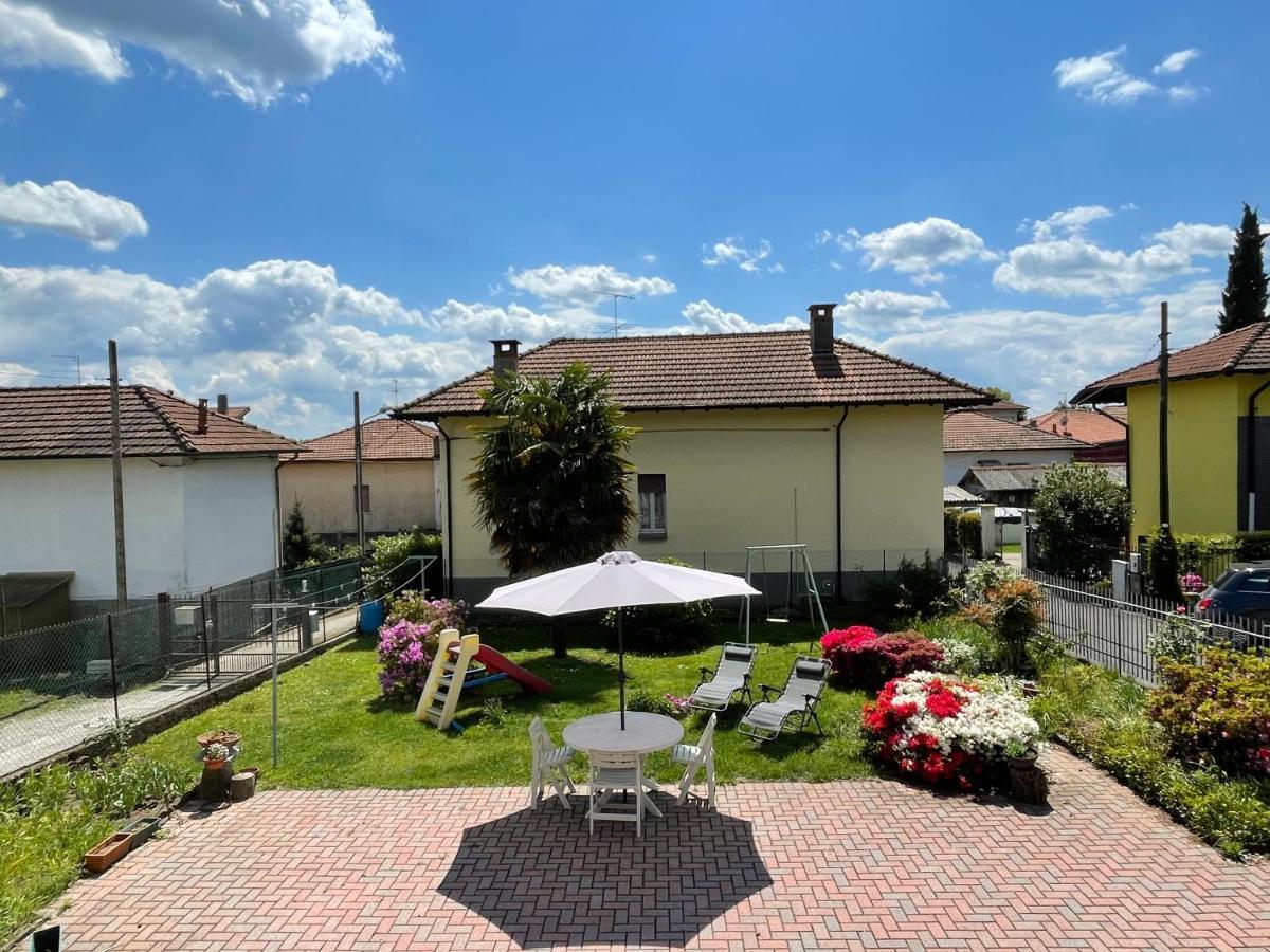 Grandma'S Garden House Villa Angera Exterior photo